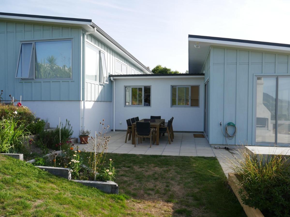 Aston Road Villa Bed & Breakfast Waikanae Eksteriør billede