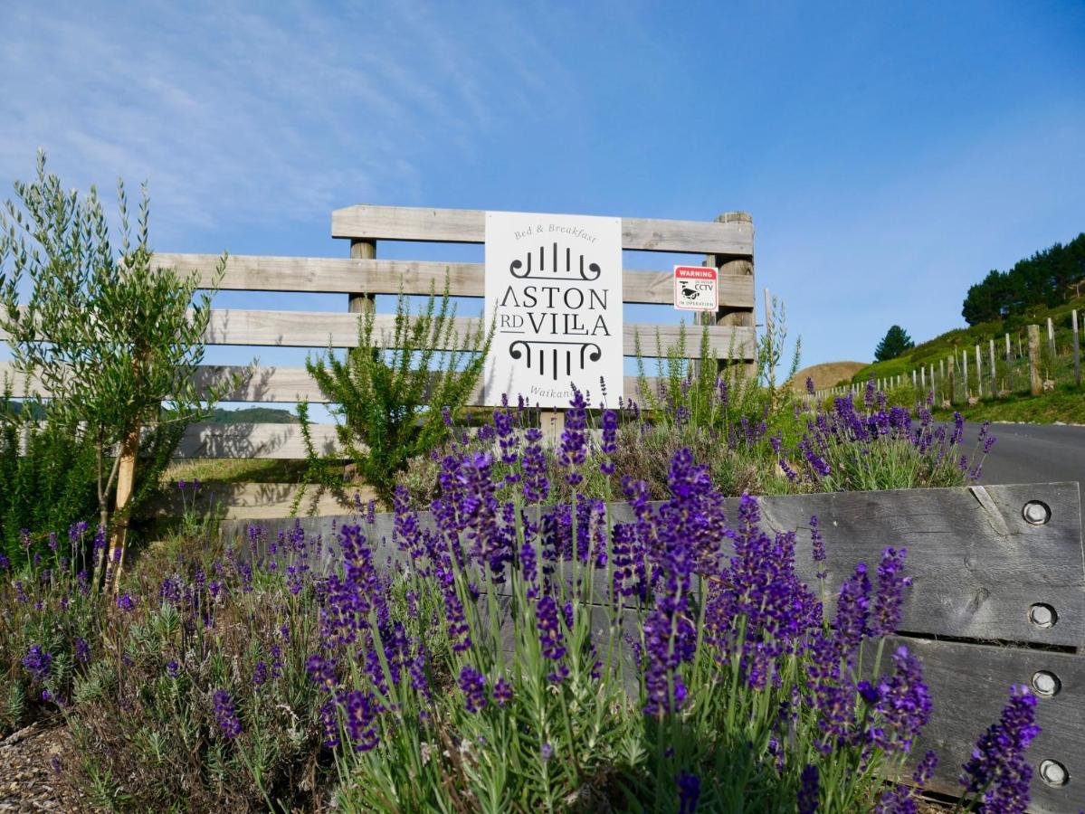 Aston Road Villa Bed & Breakfast Waikanae Eksteriør billede